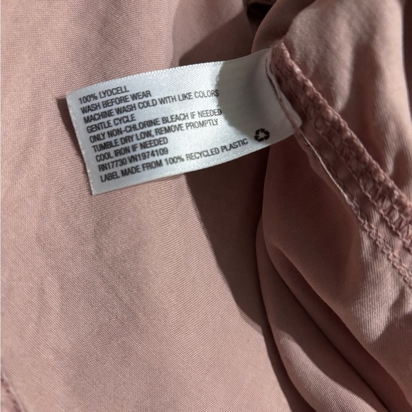 Universal thread mauve dusty pink button up shirt nwt - Picture 2 of 2